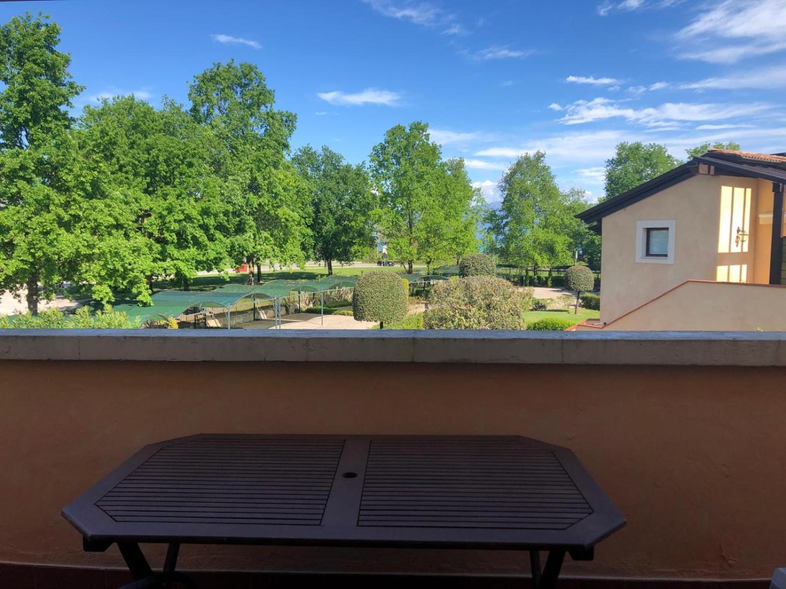 Lugana Resort & Sporting Club Peschiera del Garda Buitenkant foto