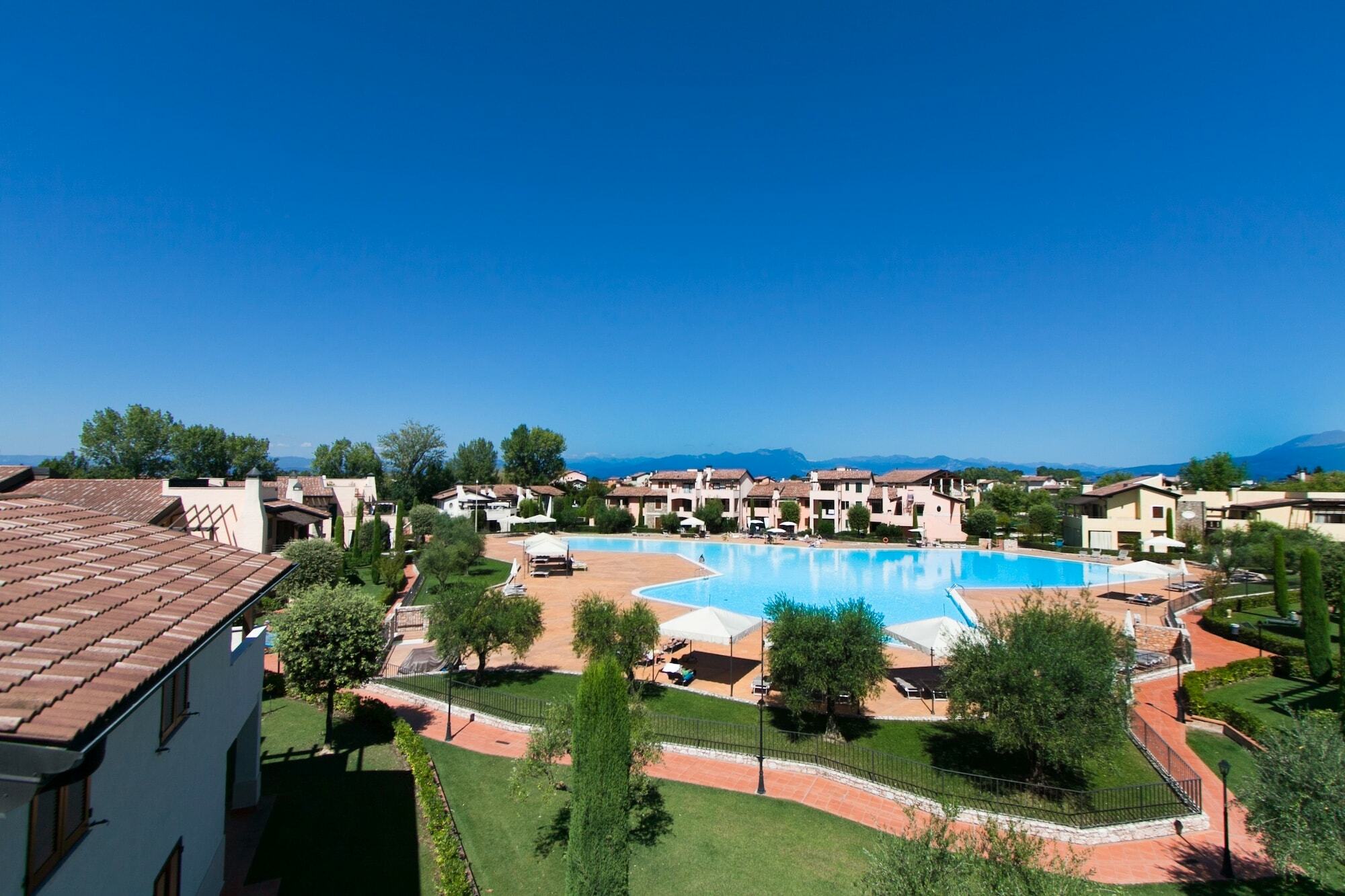 Lugana Resort & Sporting Club Peschiera del Garda Buitenkant foto